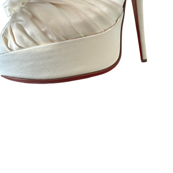 Christian Louboutin Jenny 150 Off White Satin Heels EU 40.5 US 10.5 Bridal - Picture 10 of 11